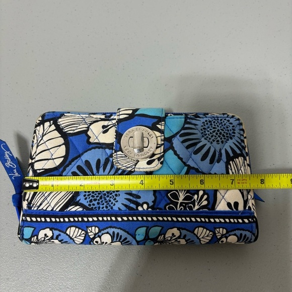 Vera Bradley Blue Bayou Clutch Turn Lock Wallet Zipper Blue - Picture 3 of 10